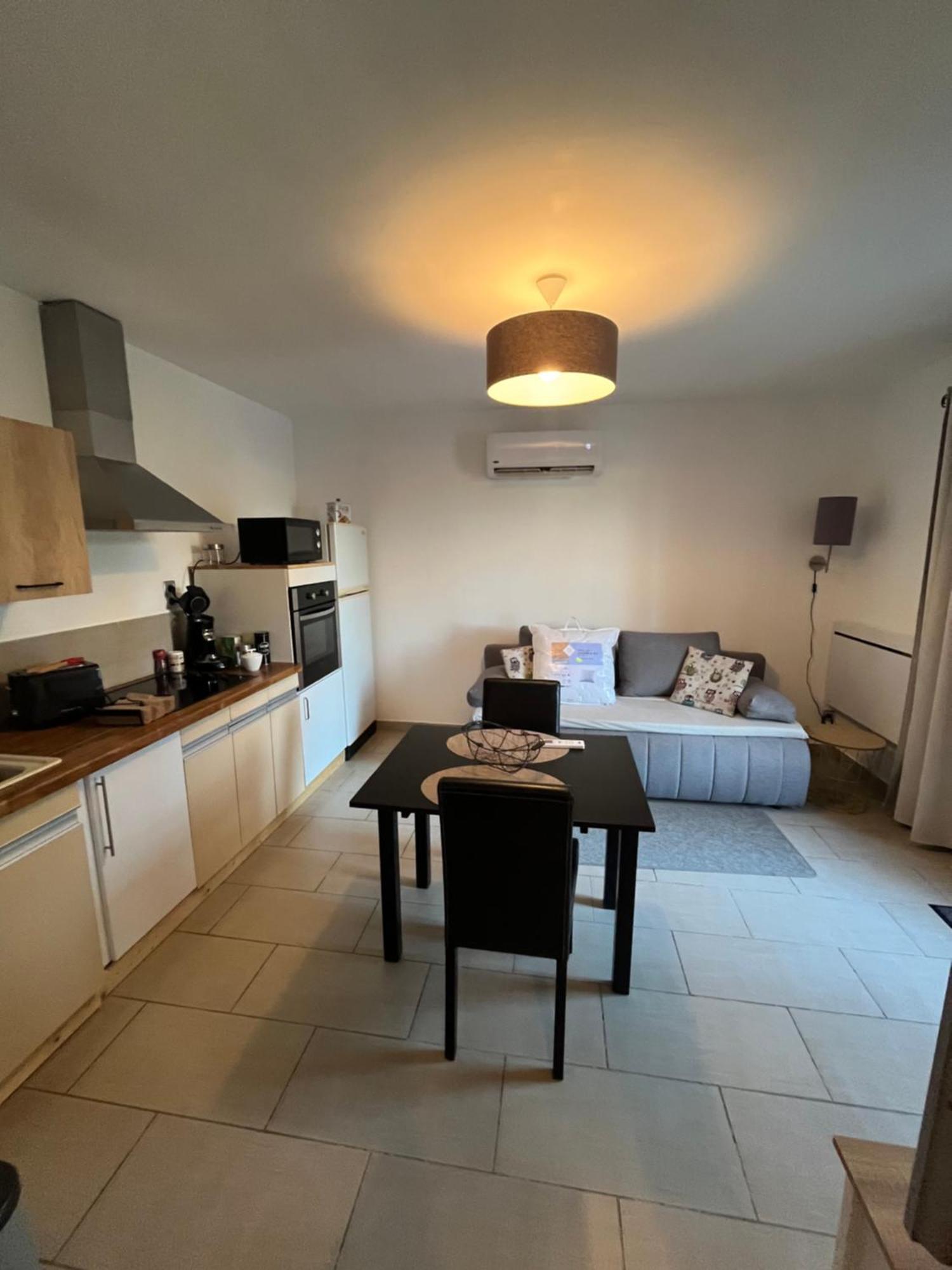 Studio Cosy Avec Climatisation Et Terrasse Malataverne Екстер'єр фото