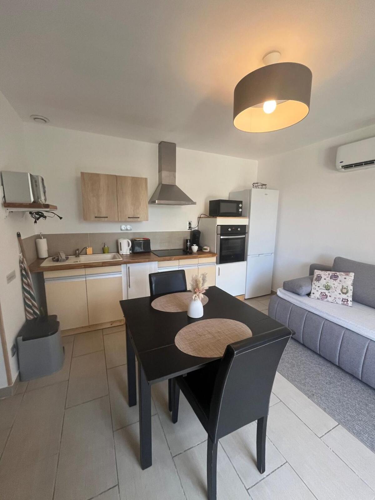 Studio Cosy Avec Climatisation Et Terrasse Malataverne Екстер'єр фото