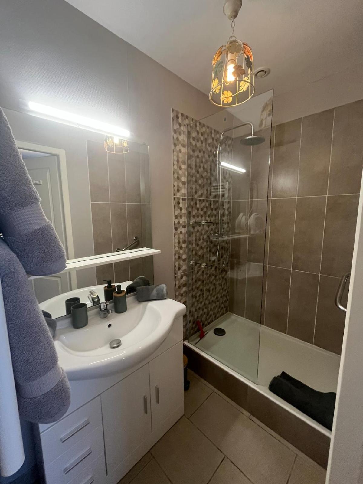Studio Cosy Avec Climatisation Et Terrasse Malataverne Екстер'єр фото